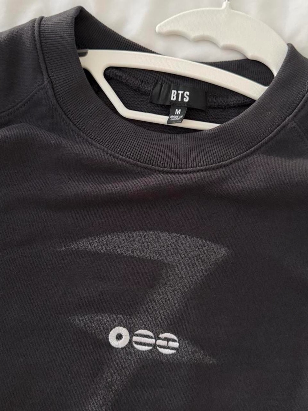 BTS ARIRANG OFFICIAL TOUR MERCH - Constellation Sweatshirt NEW Size M